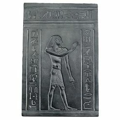 Stèle D'Amsit Tendant Le Signe De Vie