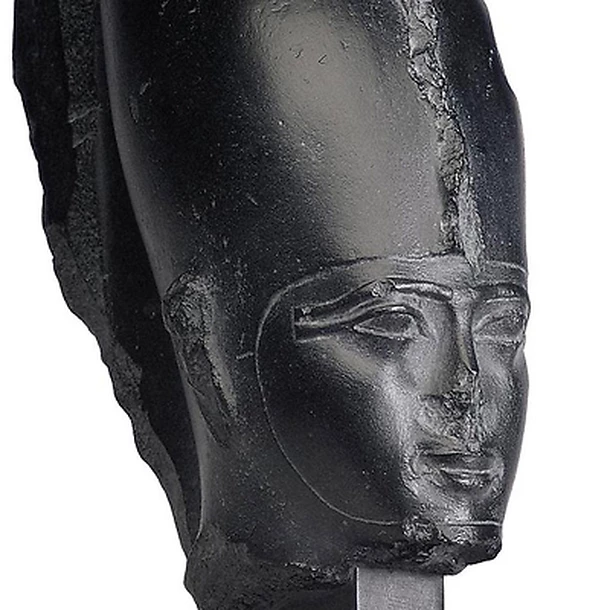 Tête Du Roi Psammétique III Sous La Forme Du Dieu Osiris – Image 2