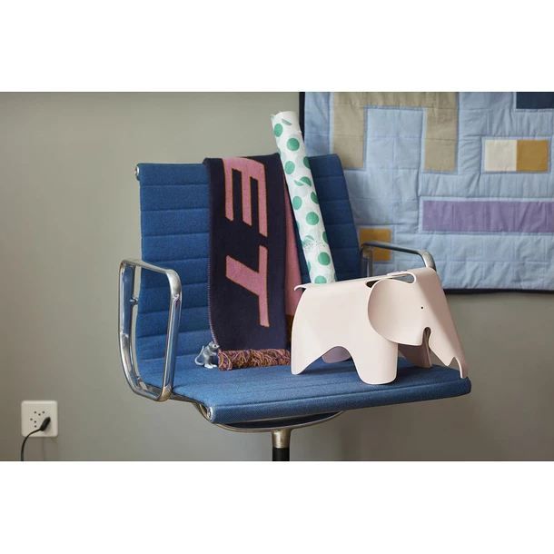 Éléphant Eames Petit Modèle - Rose – Image 2